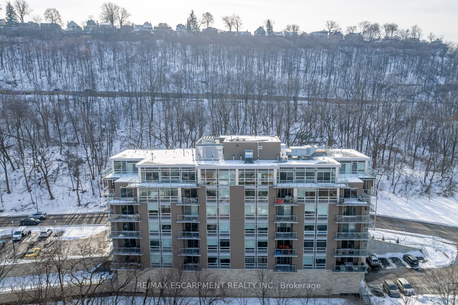 Condo for sale at 101-479 Charlton Avenue, Hamilton, Stinson, L8N 0B4 - MLS: X11933466