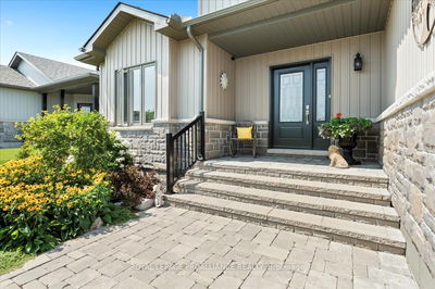 36 Dorchester Dr, Prince Edward County - Wellington image-0-2