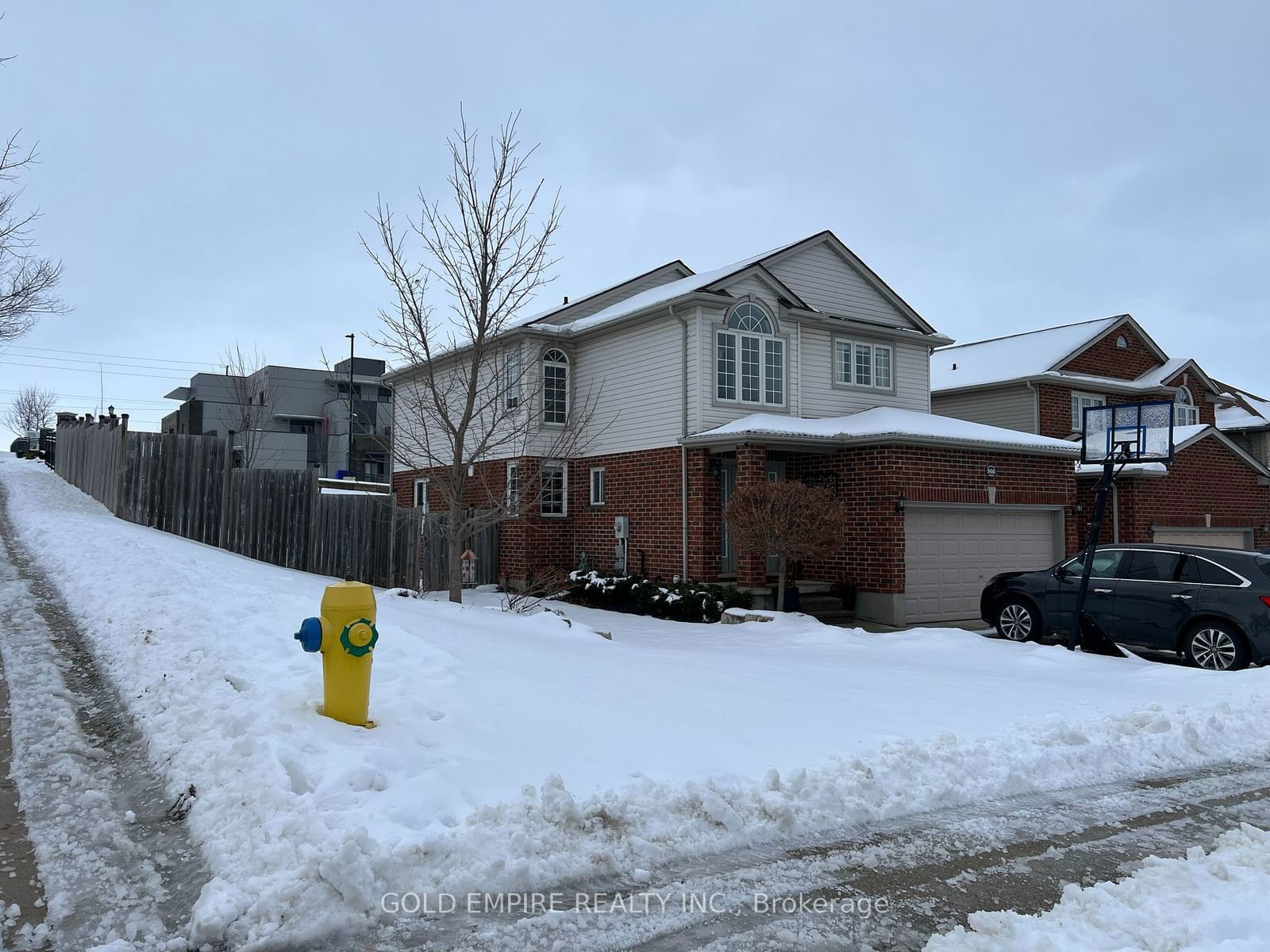 Detached House for lease at 560 Garibaldi Avenue, London, North B, N5X 4K2 - MLS: X11933572