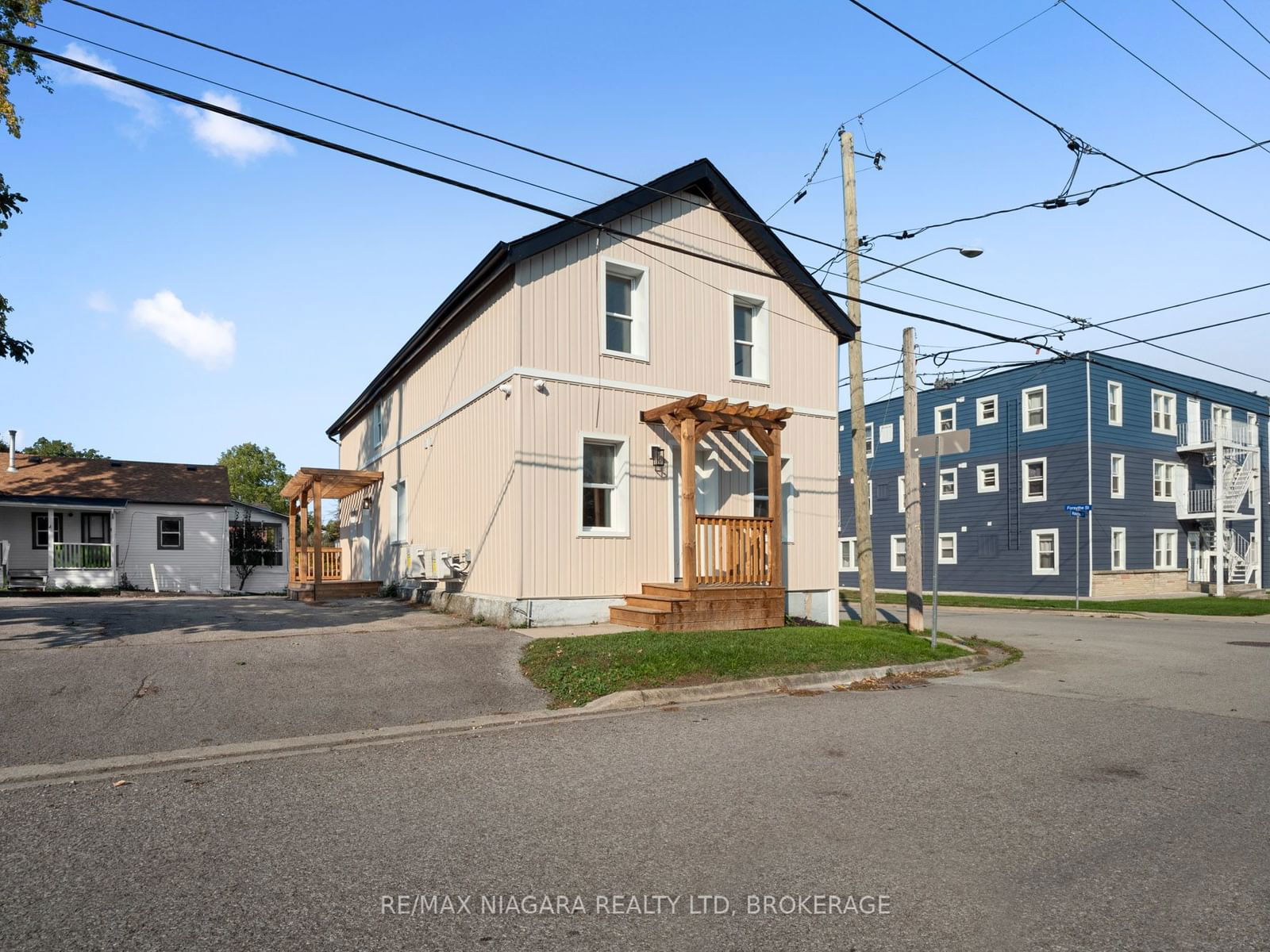 Building at 132 Waterloo Street, Fort Erie, Central