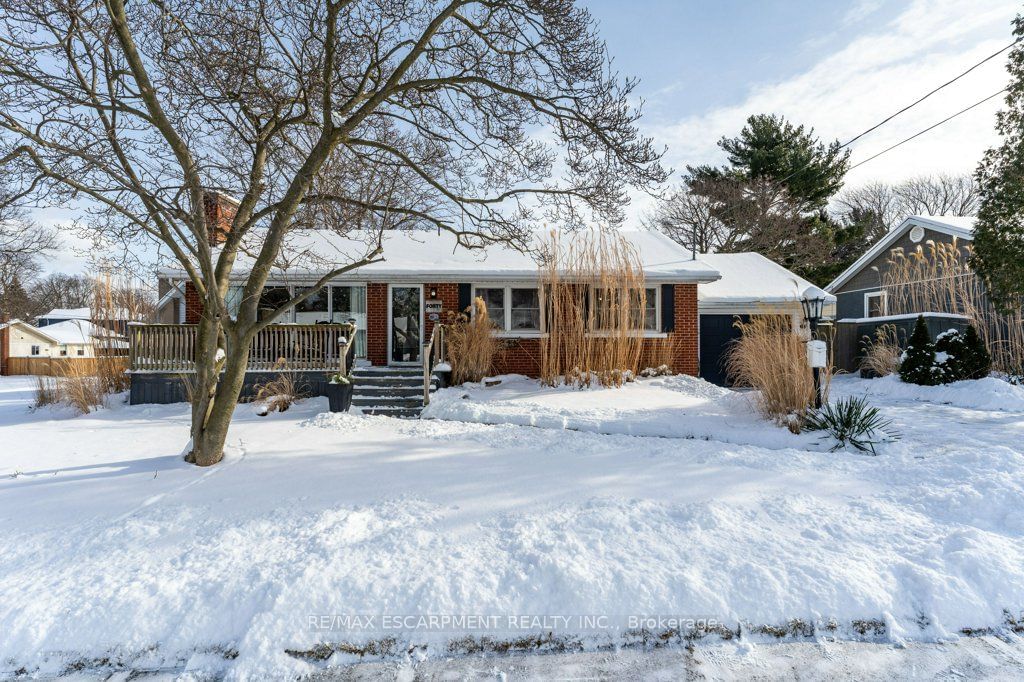 Detached House for sale at 40 Nickerson Avenue, St. Catharines, L2N 3M4 - MLS: X11933804