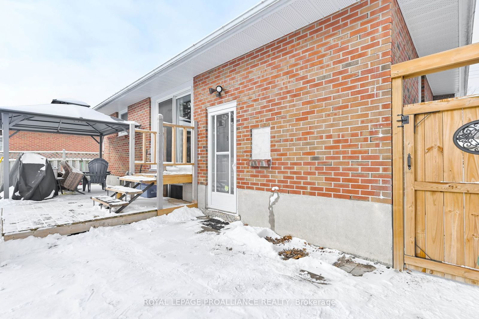 Detached House leased at 81 Crestview Avenue, Belleville, K8N 1W6 - MLS: X11934132