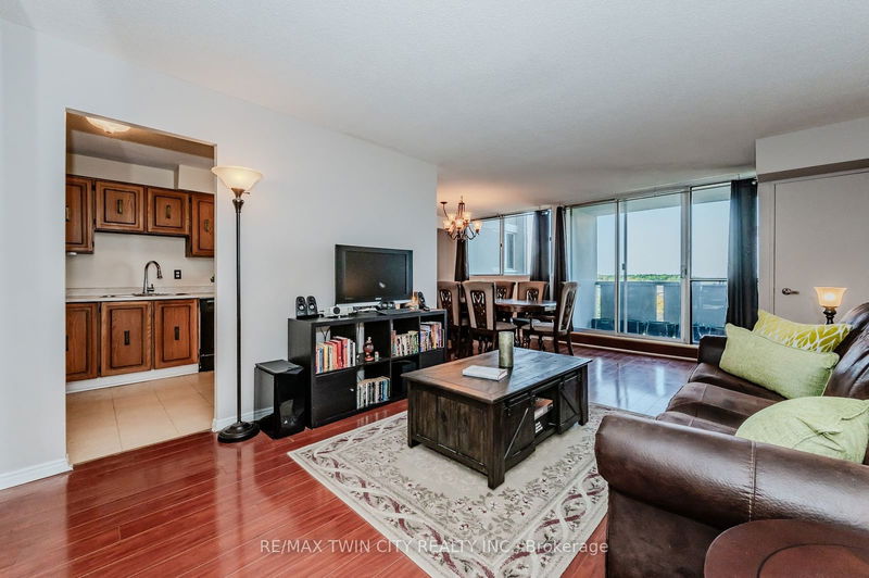 home for sale on 707-375 King Street N