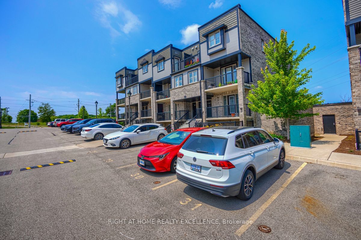 Townhouse for lease at 18E-1989 Ottawa Street, Kitchener, N2E 0G7 - MLS: X11934281