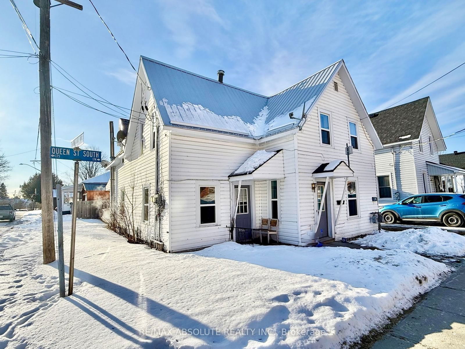 Semi-Detached House sold at 174 Queen Street, Renfrew, 540 - Renfrew, K7V 2B1 - MLS: X11934324