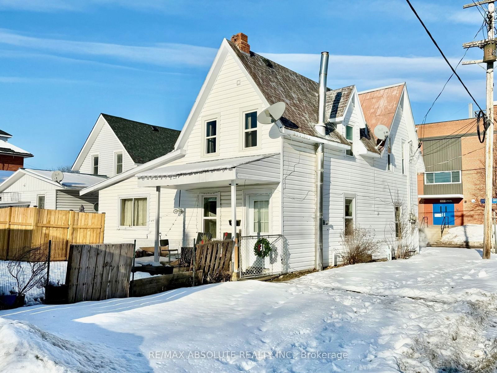 Semi-Detached House sold at 174 Queen Street, Renfrew, 540 - Renfrew, K7V 2B1 - MLS: X11934324