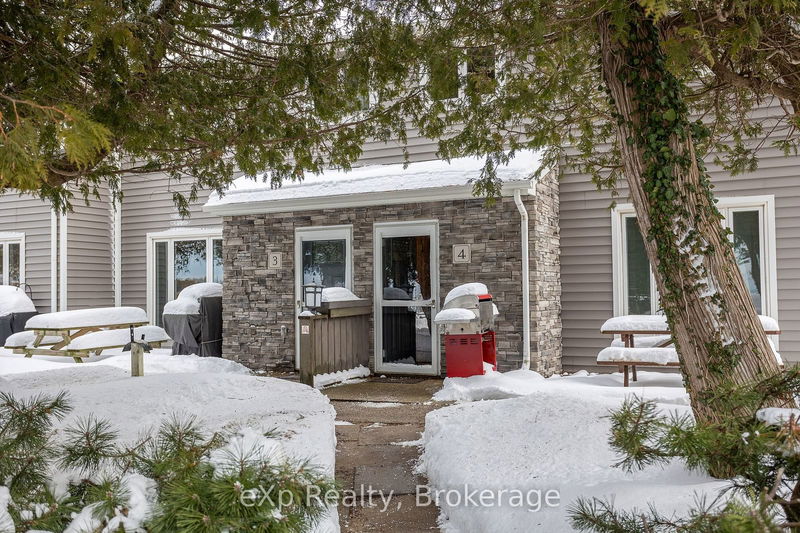 Unit 4 — 633 Harbour St, Saugeen Shores -  image-0-0