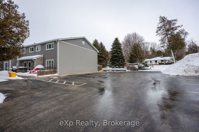 Unit 4 — 633 Harbour St, Saugeen Shores -  image-0-1