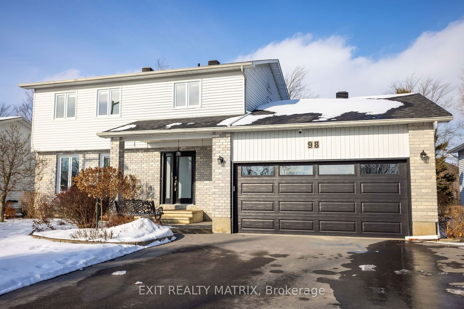 Building at 98 Menard Street, Russell, Embrun