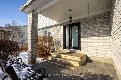 98 Menard St, Russell - 602 - Embrun image-0-1