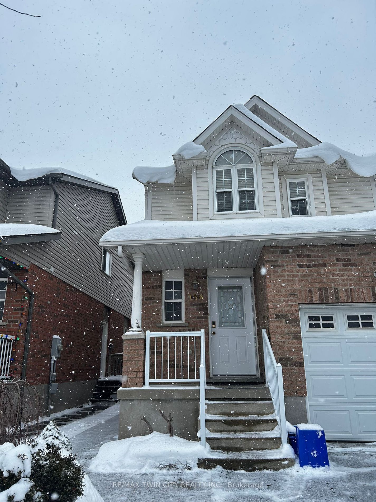 Semi-Detached House leased at 156 Periwinkle (Upper) Street, Kitchener, N2E 4C6 - MLS: X11934438