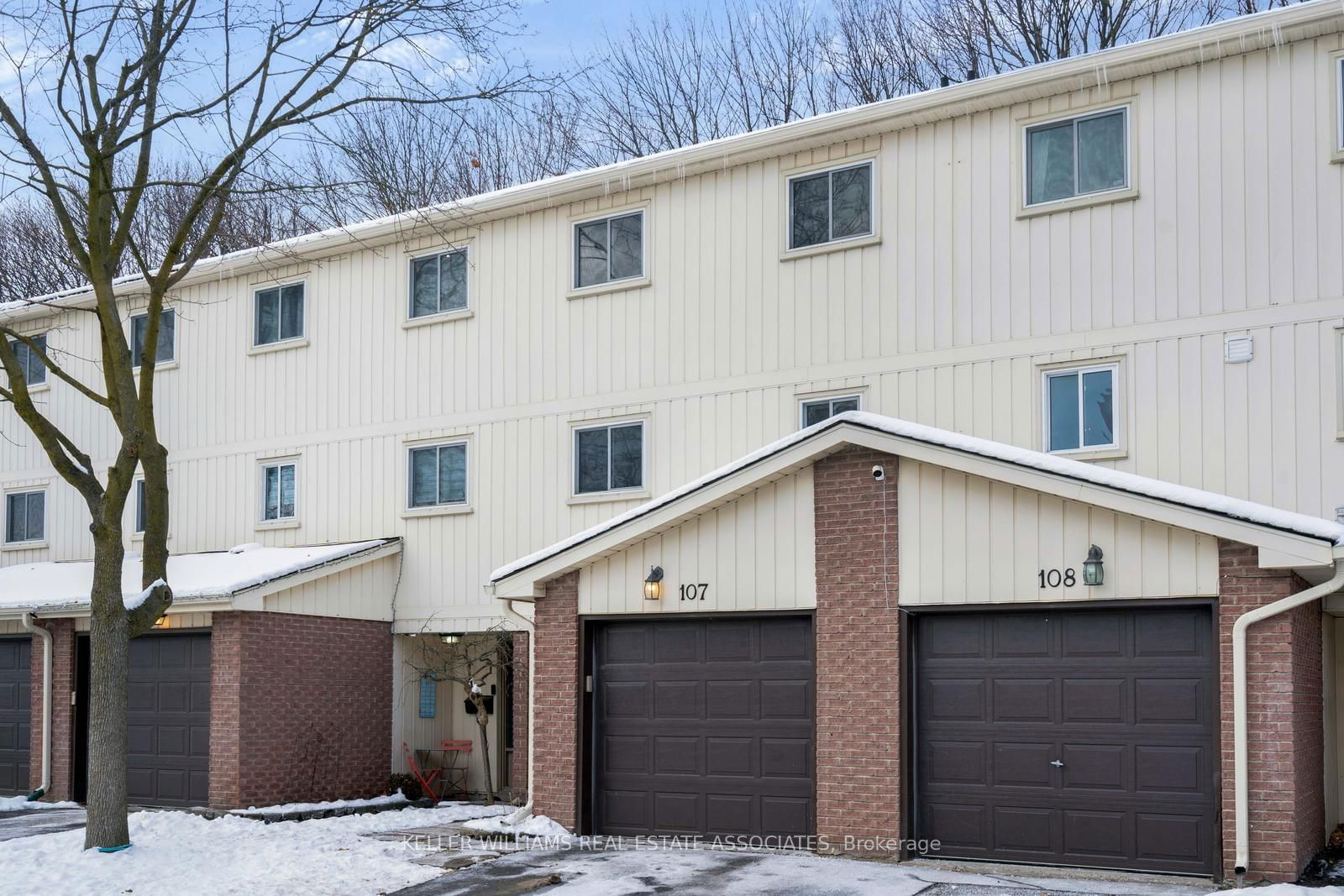 Townhouse for sale at 107-51 Paulander Drive, Kitchener, N2M 5E5 - MLS: X11934649