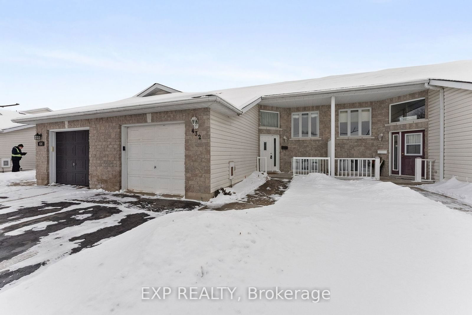 Townhouse sold at 432 Mayhew Street, Renfrew, 540 - Renfrew, K7V 4L3 - MLS: X11934870