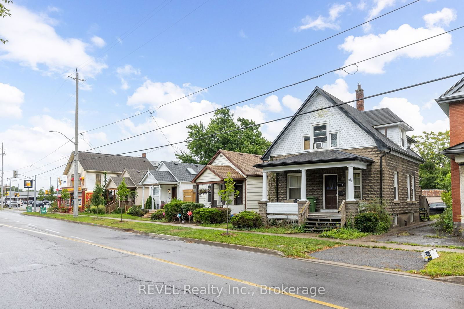 Semi-Detached House for sale at 92 1/2 WELLAND Avenue, St. Catharines, L2R 2N1 - MLS: X11935129