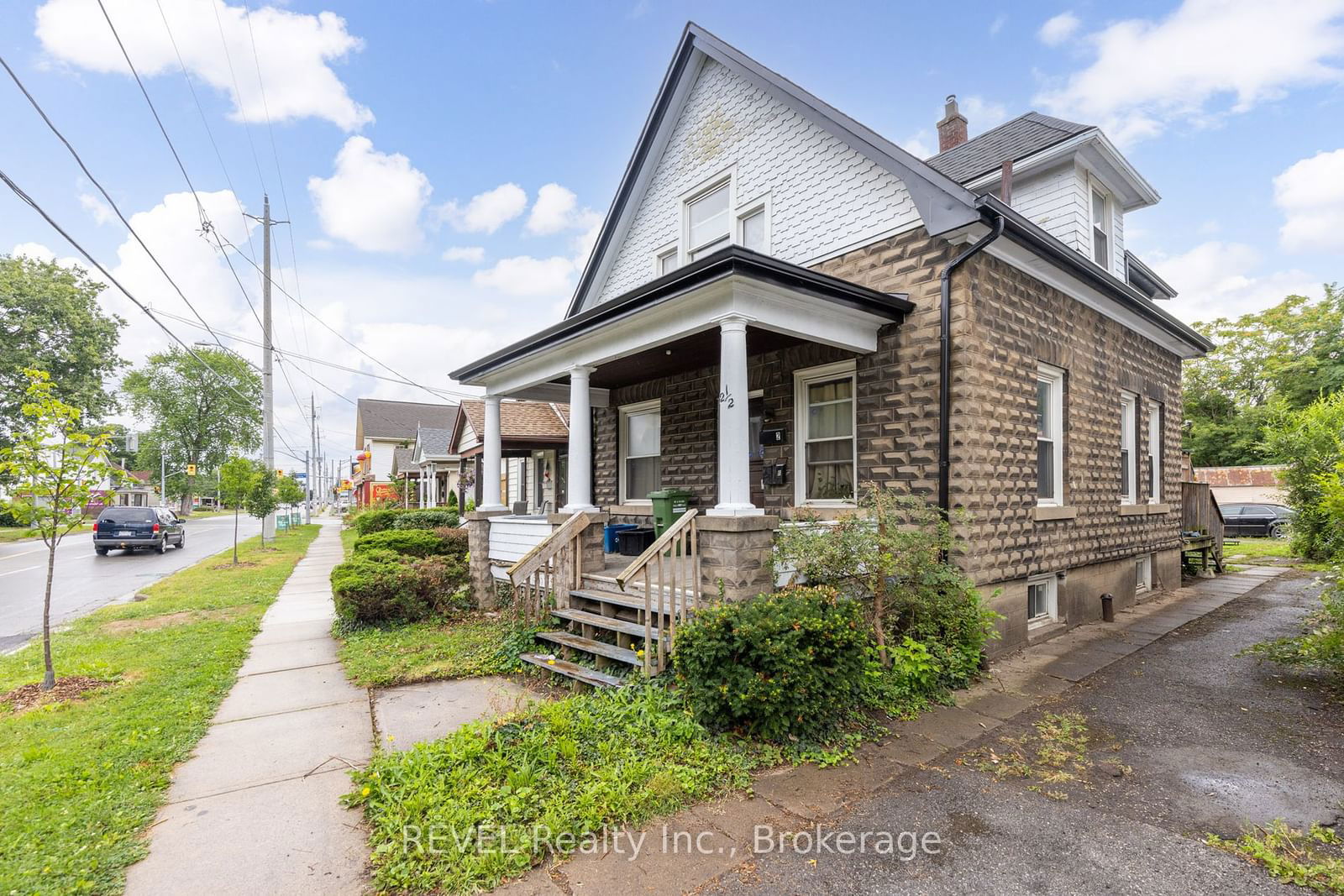 Semi-Detached House for sale at 92 1/2 WELLAND Avenue, St. Catharines, L2R 2N1 - MLS: X11935129