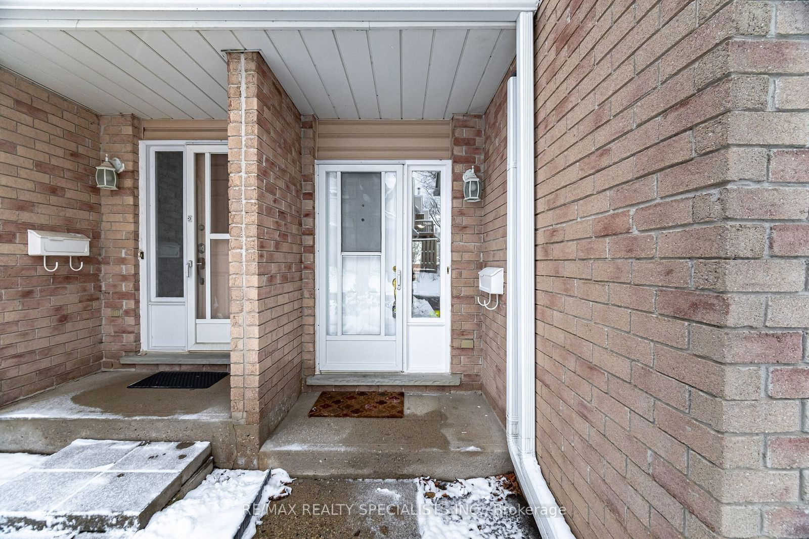 Townhouse sold at 11-205 Highland Crescent, Kitchener, N2M 5L6 - MLS: X11935182