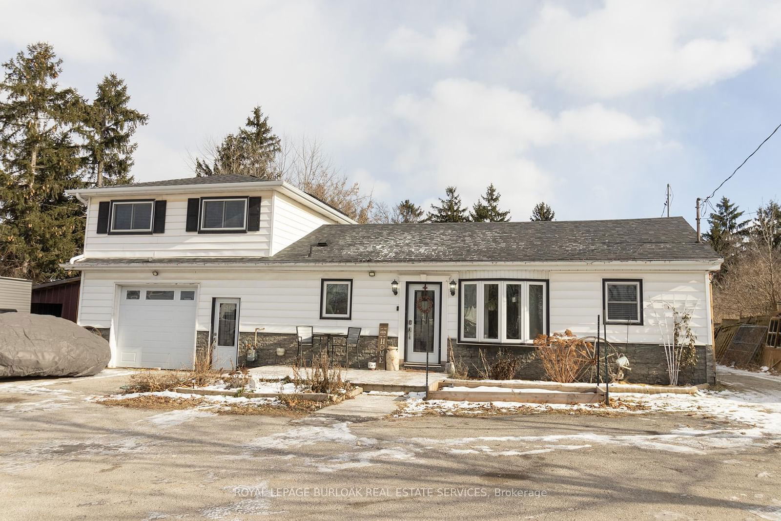 Detached House sold at 2715 Upper James Street, Hamilton, Rural Glanbrook, L0R 1W0 - MLS: X11935186