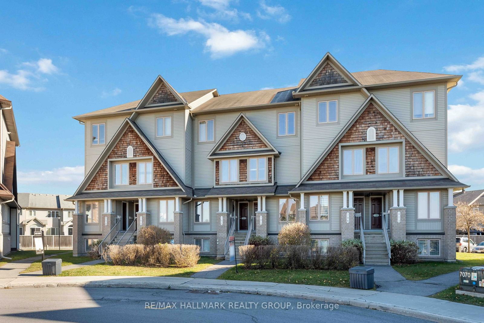 Condo sold at 792 LAKERIDGE Drive, Orleans - Cumberland and Area, 1118 - Avalon East, K4A 0N4 - MLS: X11935248