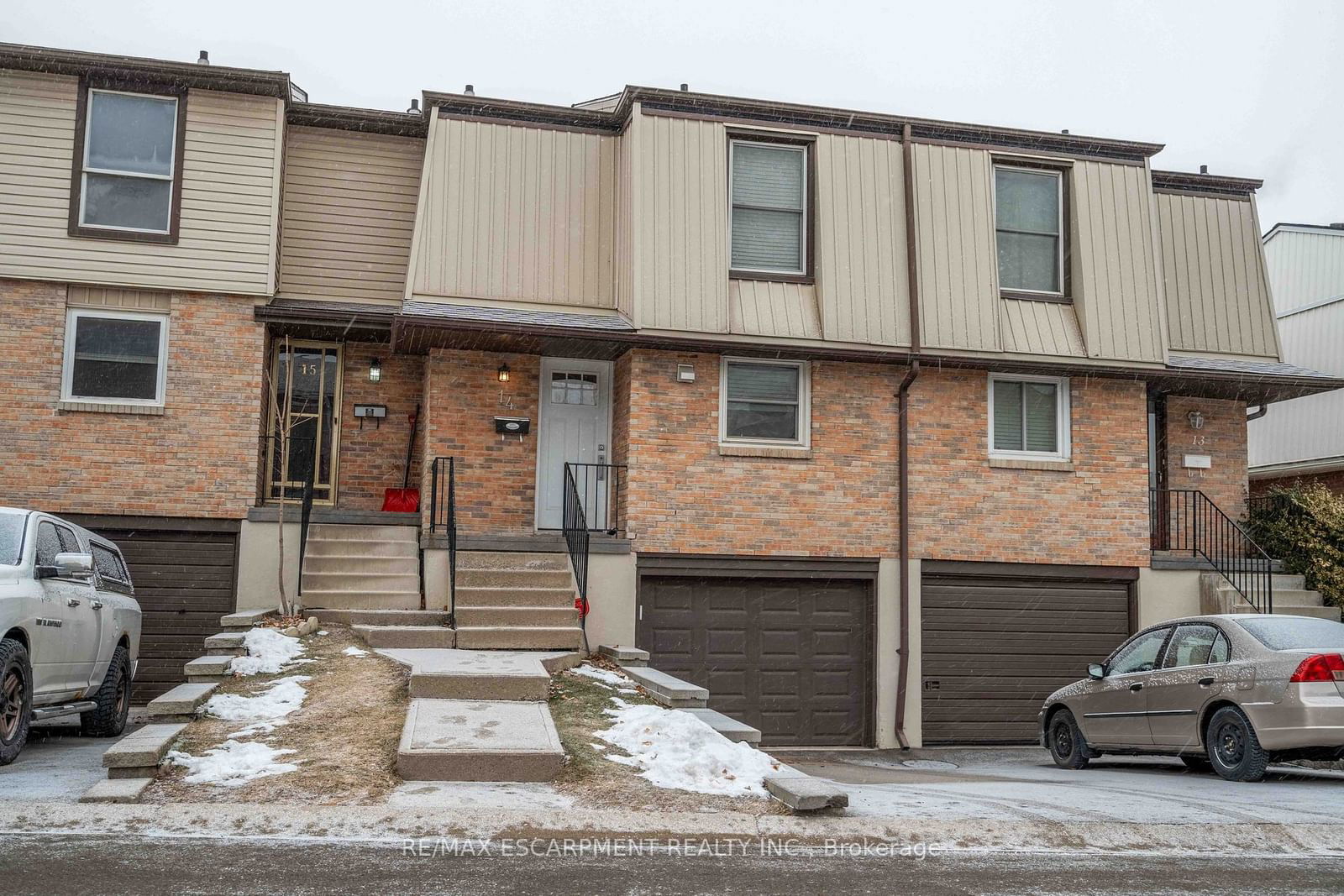 Townhouse for sale at 14-10 Angus Road, Hamilton, Vincent, L8K 6K3 - MLS: X11935389