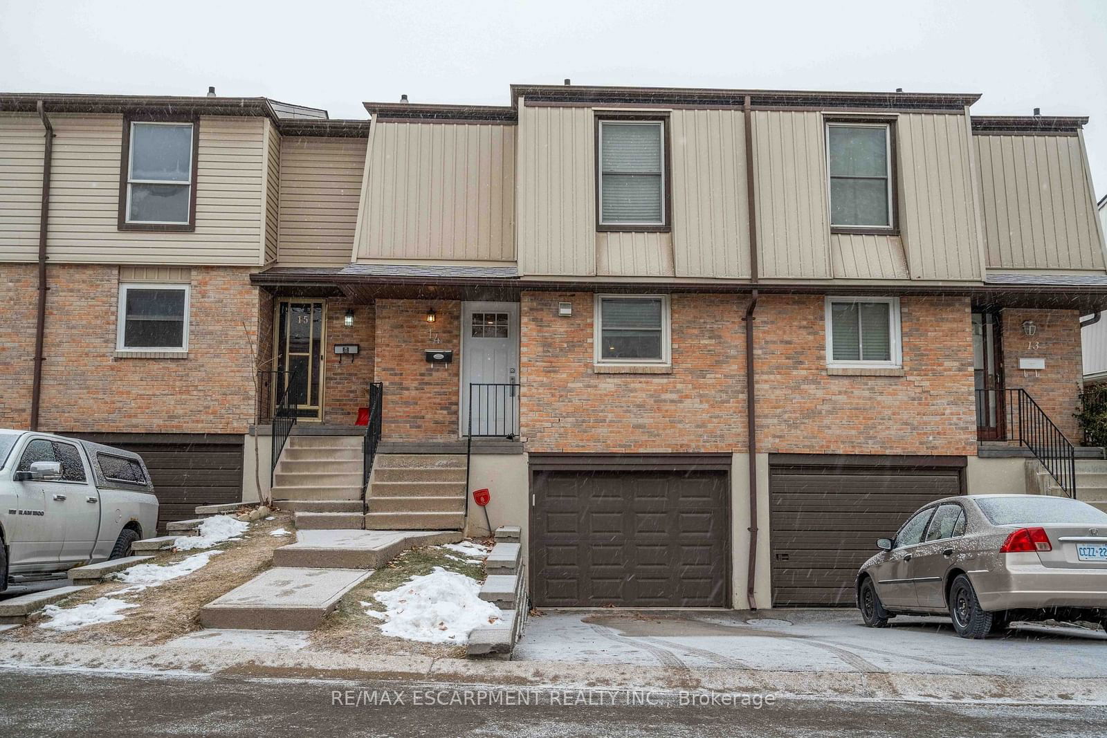 Townhouse for sale at 14-10 Angus Road, Hamilton, Vincent, L8K 6K3 - MLS: X11935389