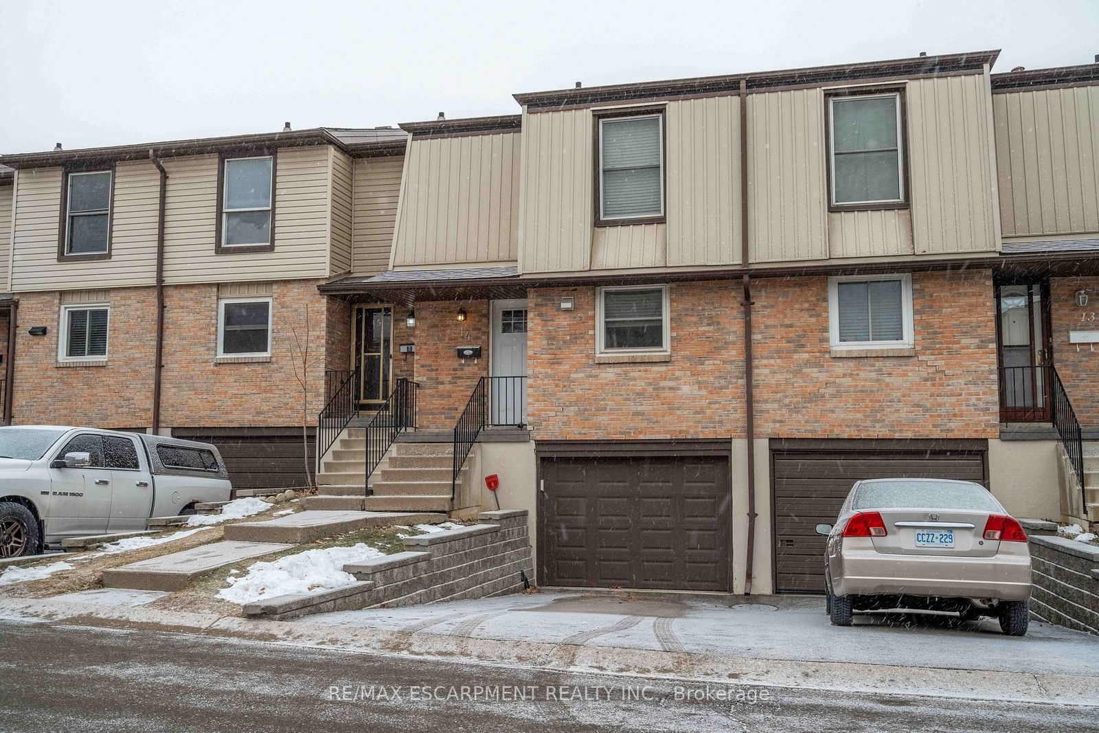 Townhouse for sale at 14-10 Angus Road, Hamilton, Vincent, L8K 6K3 - MLS: X11935389