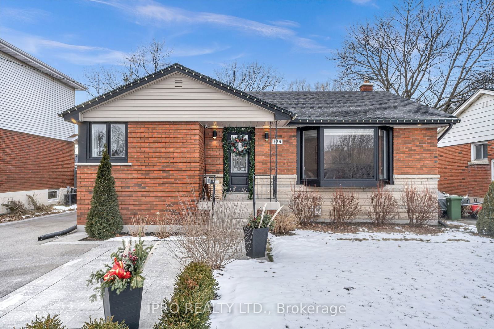 Detached House for sale at 126 West 26th Street, Hamilton, Westcliffe, L9C 4Z4 - MLS: X11935572