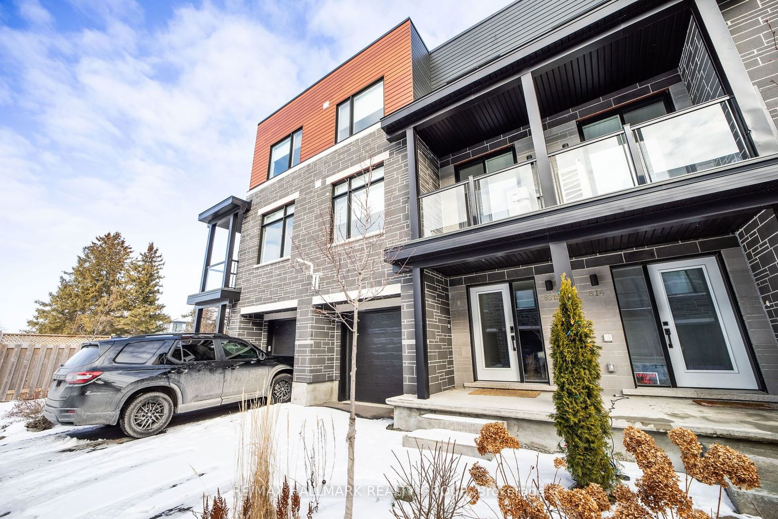 Townhouse sold at 818 STAR, Kanata, 9002 - Kanata - Katimavik, K2L 1W2 - MLS: X11935621