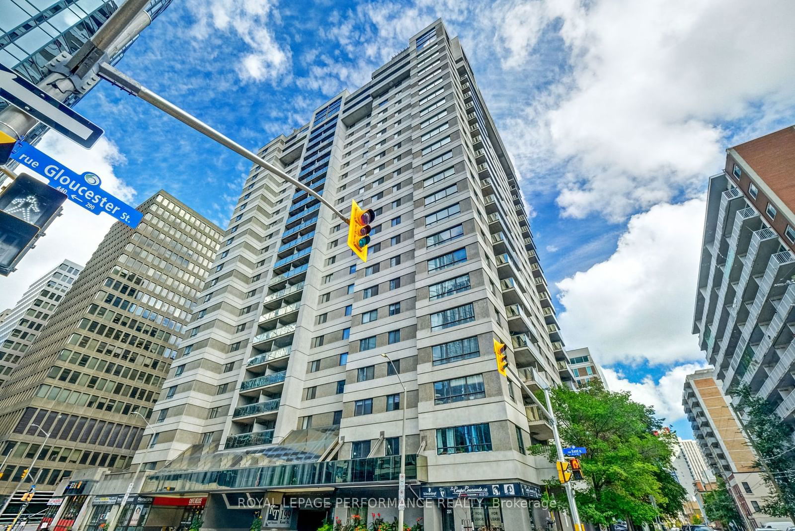 Condo sold at 205-199 Kent Street, Ottawa Centre, 4102 - Ottawa Centre, K2P 2K8 - MLS: X11936293