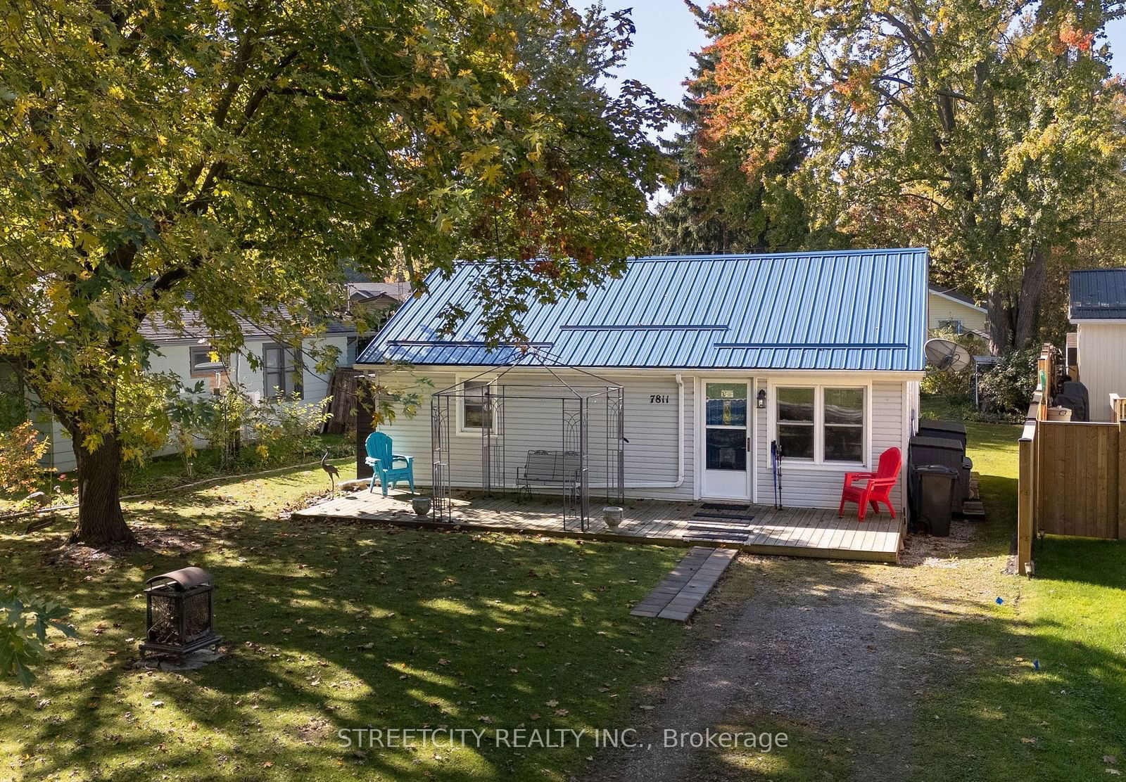 Detached House sold at 7811 Ken Street, Plympton-Wyoming, Plympton Wyoming, N0N 1J6 - MLS: X11936301