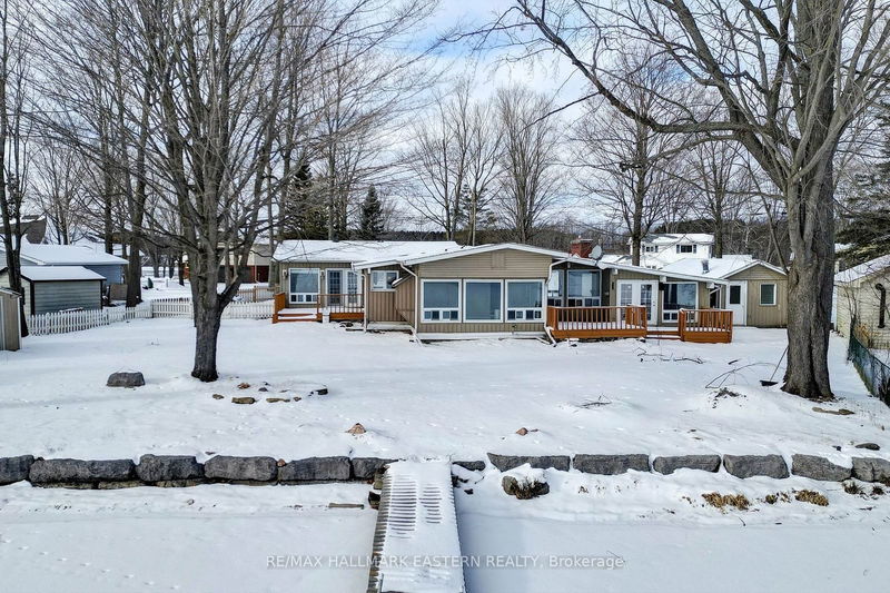 30 Edgewater Dr, Smith-Ennismore-Lakefield - Rural Smith-Ennismore-Lakefield image-0-0