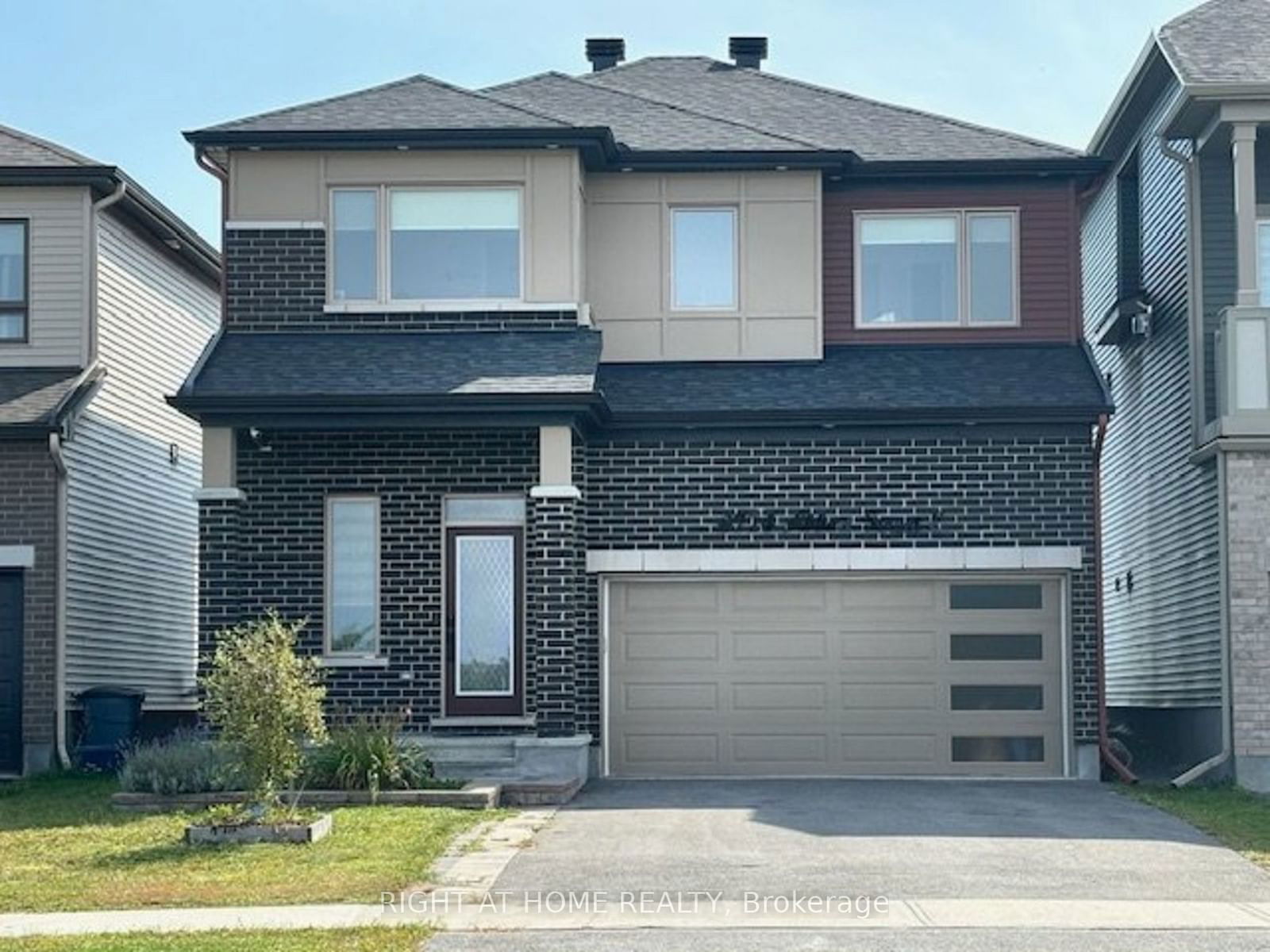 Detached House for sale at 4774 Abbott Street, Kanata, 9010 - Kanata - Emerald Meadows/Trailwest, K2V 0L4 - MLS: X11936798