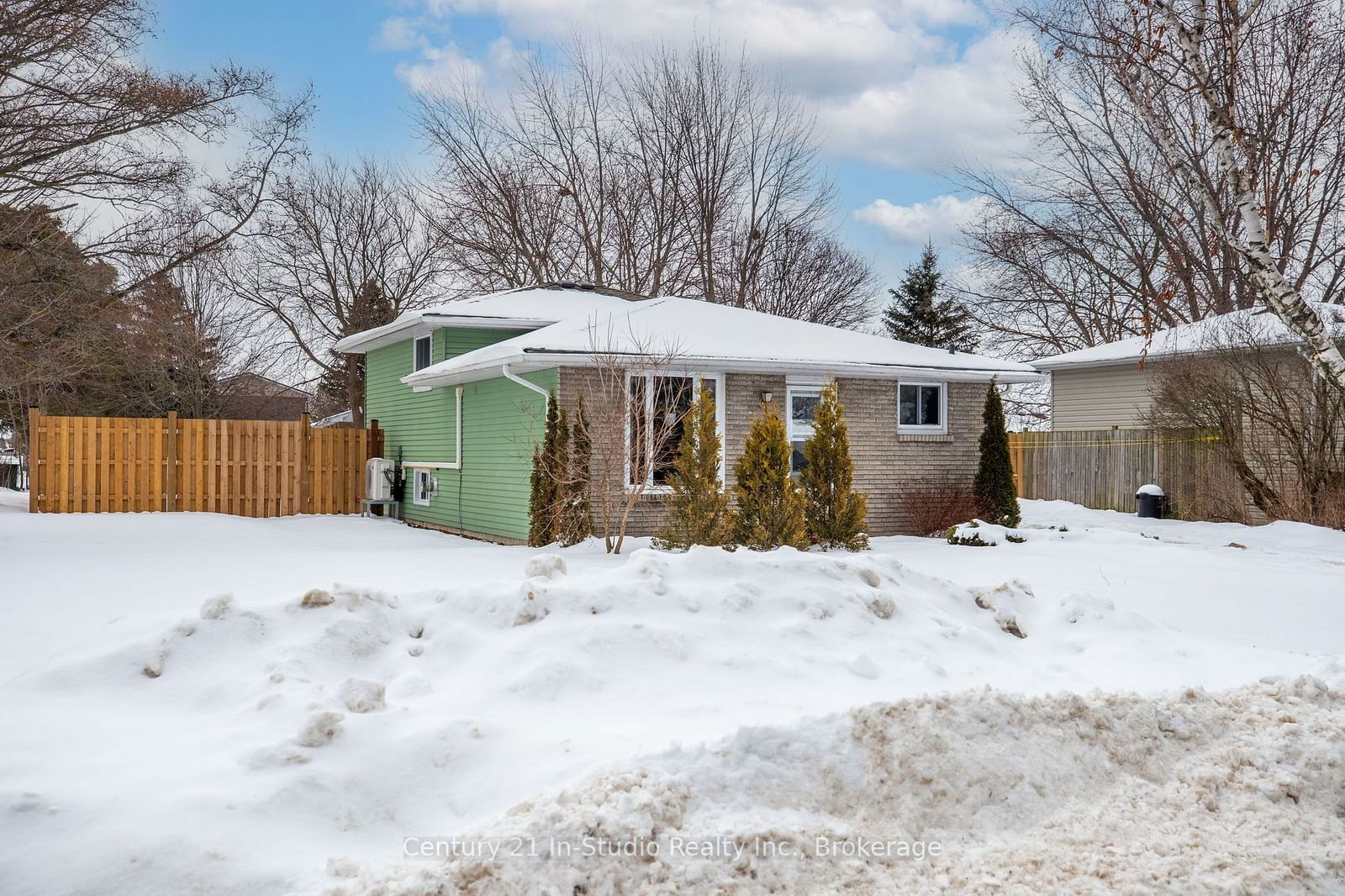 Detached House for sale at 799 Abbey Road, Kincardine, N2Z 1P7 - MLS: X11936800