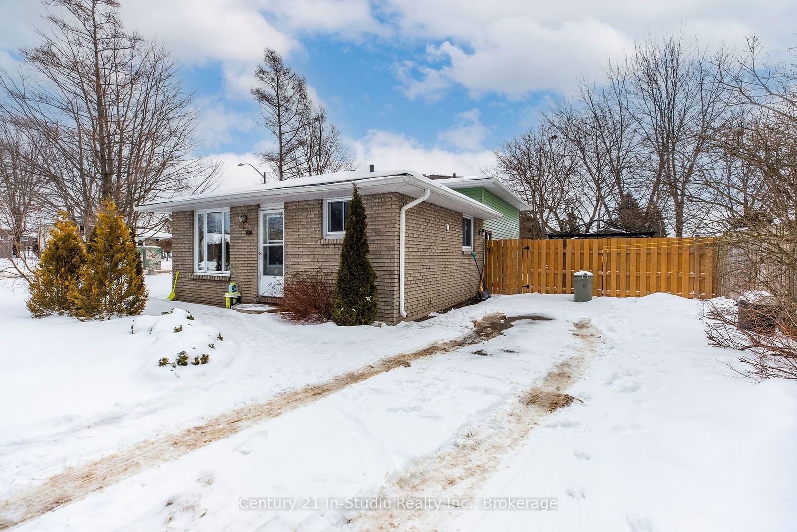 Detached House for sale at 799 Abbey Road, Kincardine, N2Z 1P7 - MLS: X11936800