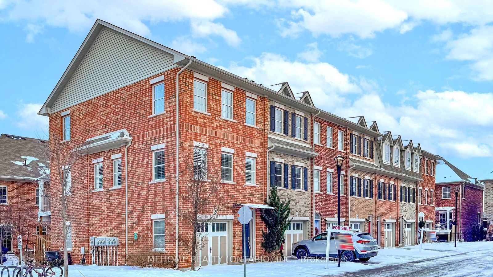 Townhouse for sale at 3 Hyde Park Mews, Kitchener, N2H 0B2 - MLS: X11936804