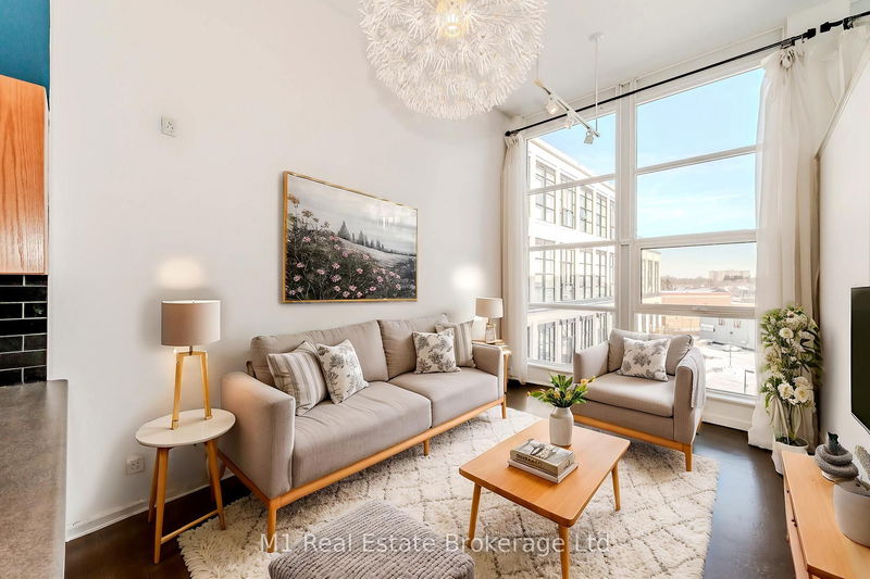 home for sale on 505-404 King Street W