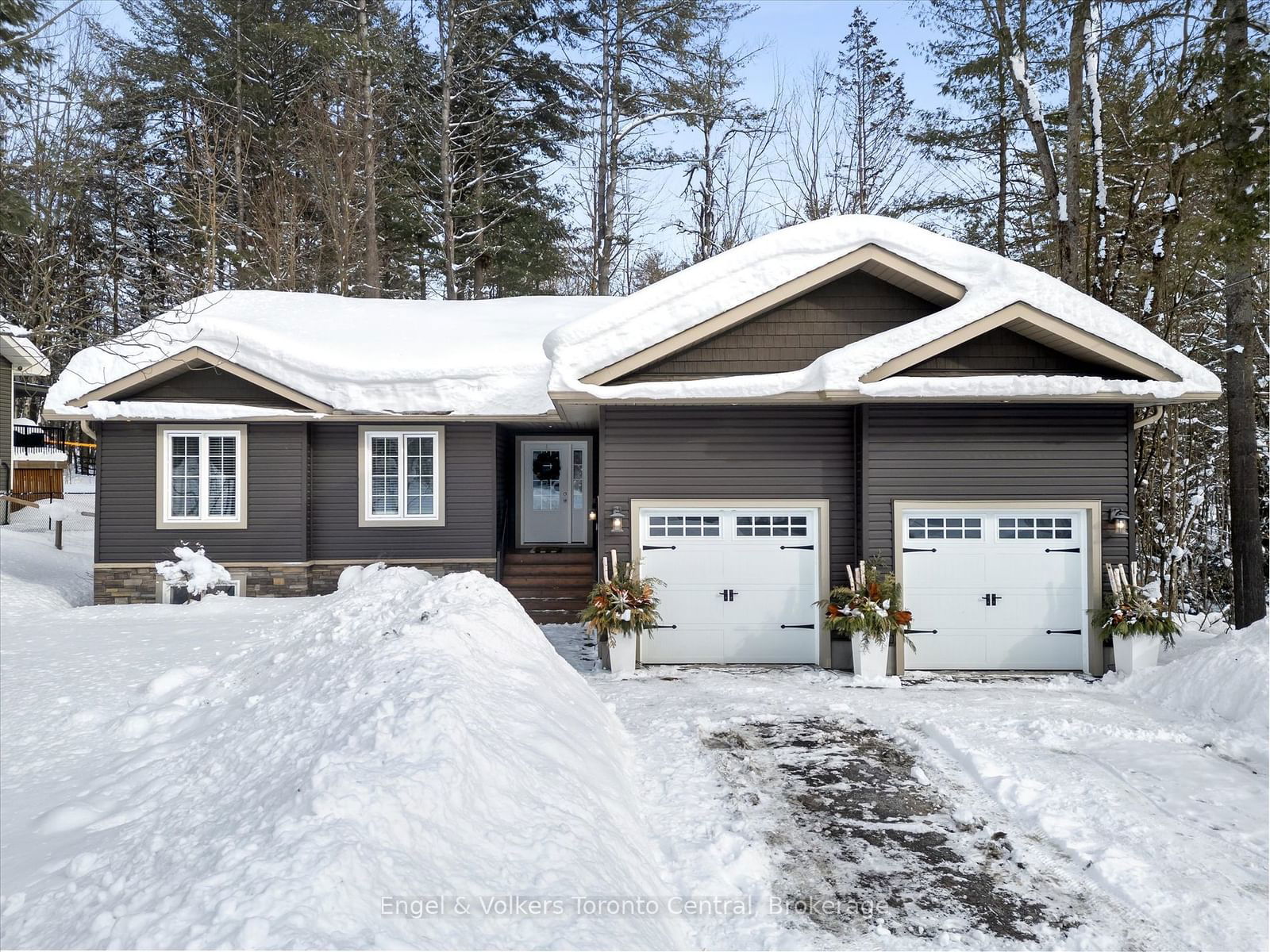 Detached House for sale at 198 Vel-Dor Crescent, Bracebridge, Macaulay, P1L 1J4 - MLS: X11936903