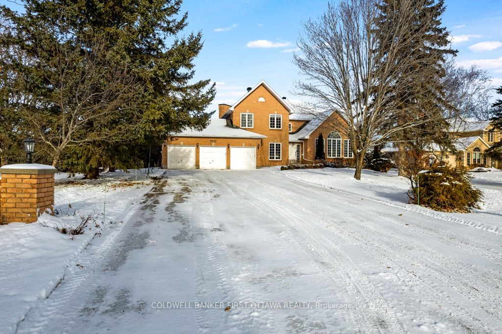 Detached House for sale at 5525 PETTAPIECE Crescent, Manotick - Kars - Rideau Twp and Area, 8002 - Manotick Village & Manotick Estates, K4M 1C6 - MLS: X11936940