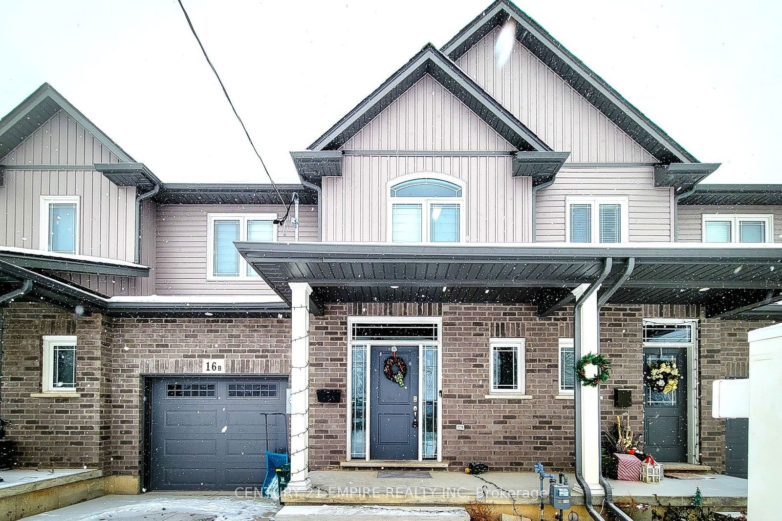 Townhouse for sale at B-16 Prospect Avenue, St. Catharines, L2M 5K1 - MLS: X11937070