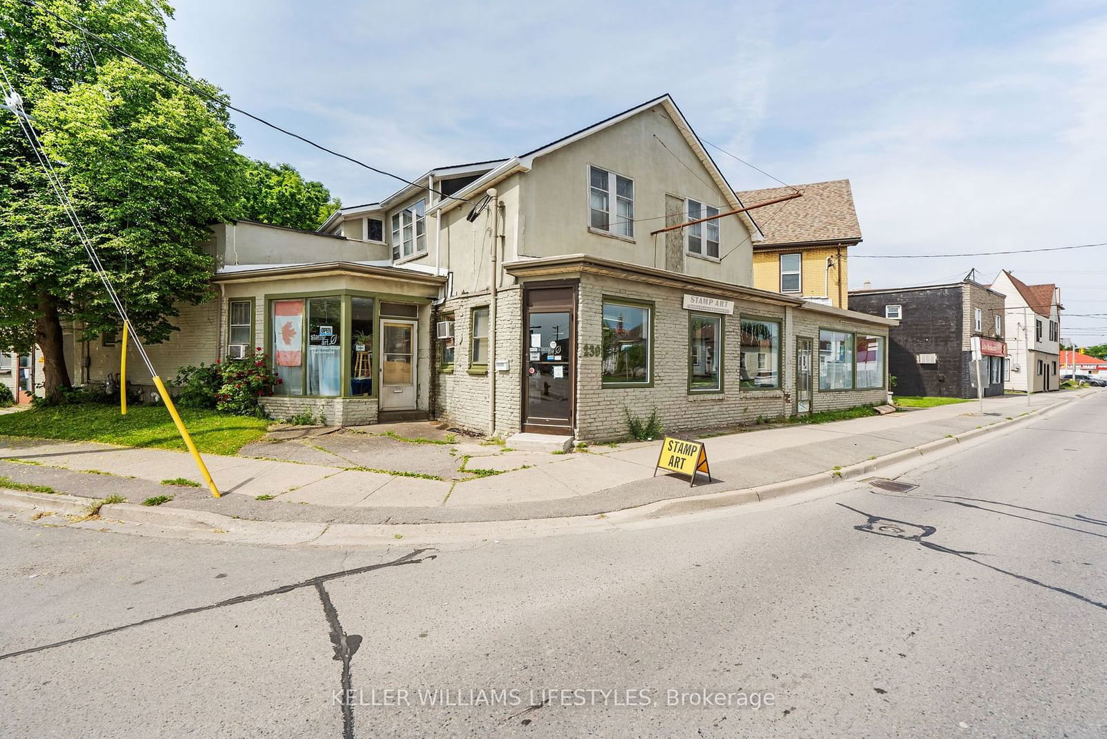 Store W/Apt/Office for sale at 239 Hamilton Road, London, East L, N5Z 1P9 - MLS: X11937214