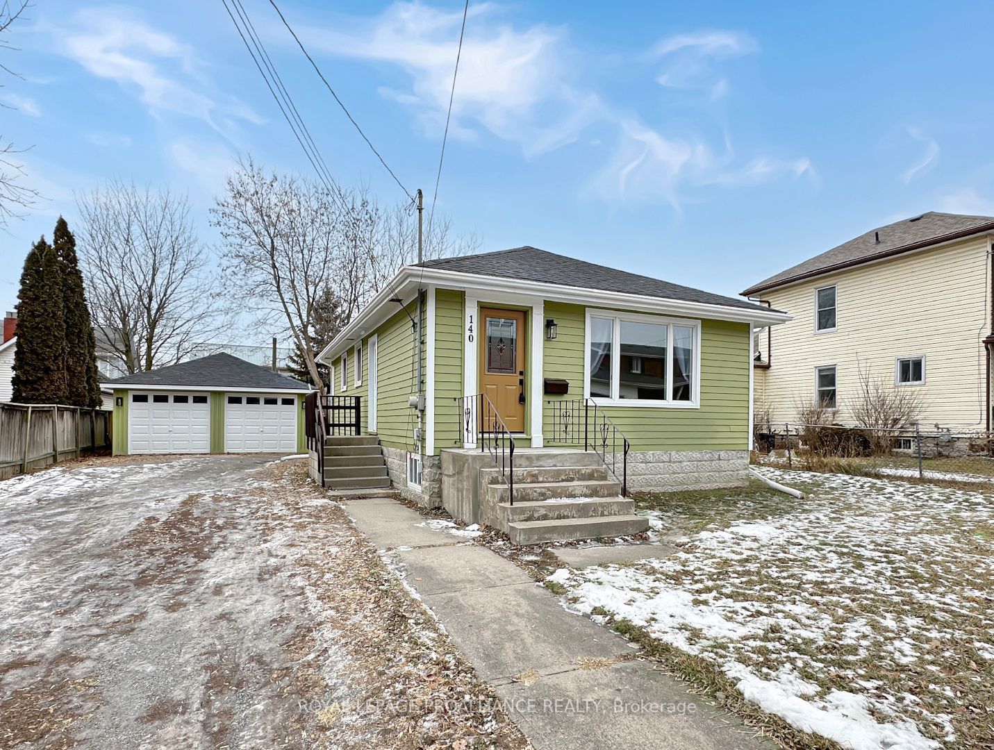 Detached House for sale at 140 Charles Street, Belleville, K8N 3M2 - MLS: X11937301