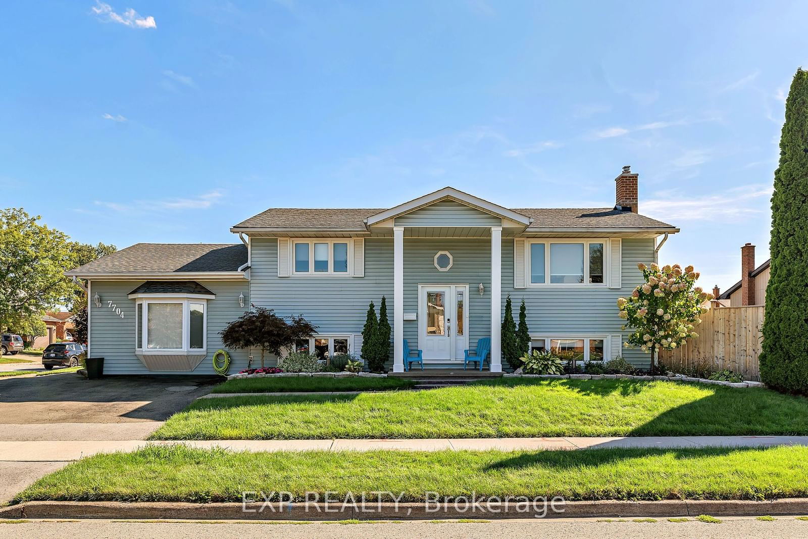 Building at 7704 Chorozy Street, Niagara Falls, 213 - Ascot