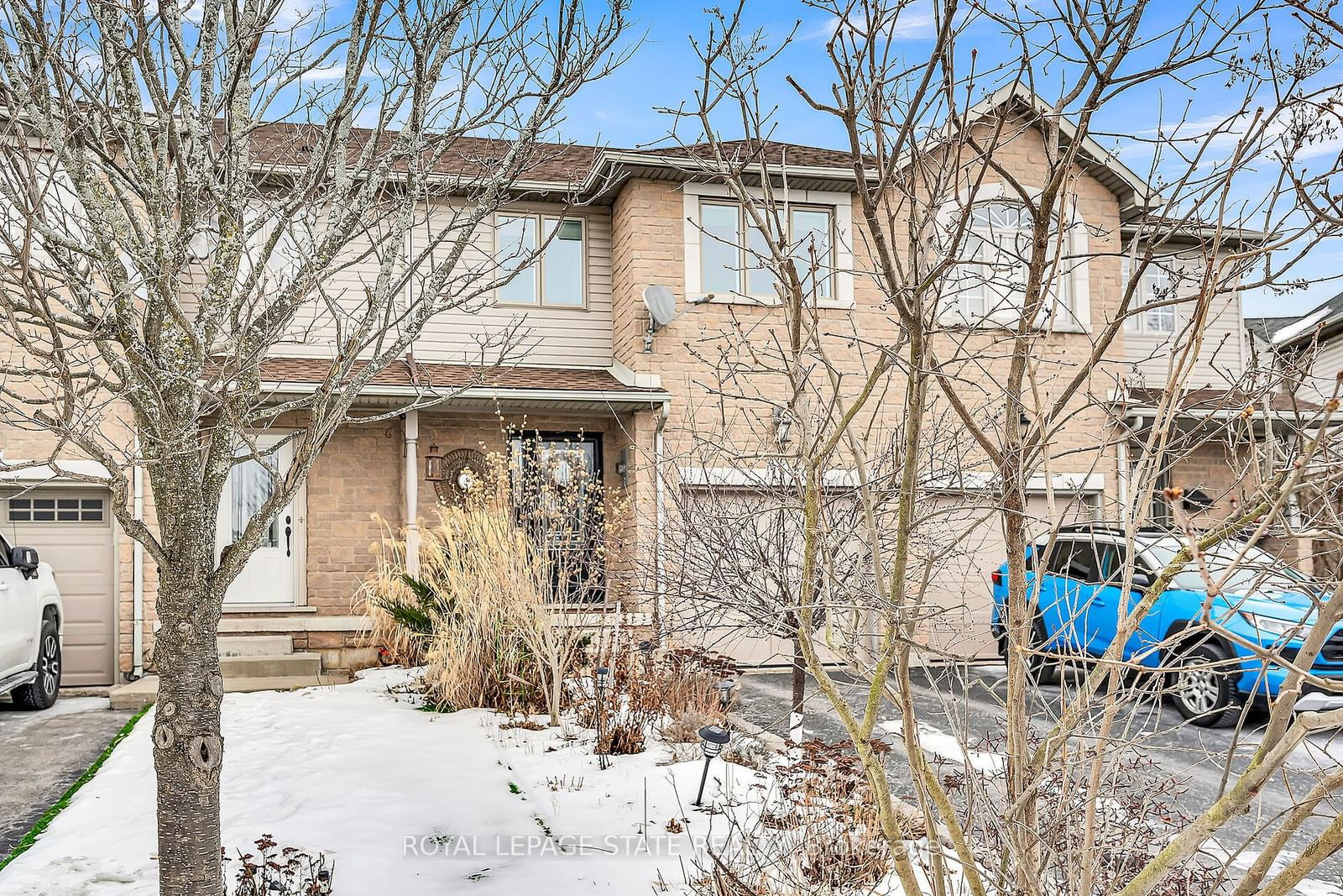 Townhouse sold at 17 Sunters Court, Hamilton, Ancaster, L9G 4Y8 - MLS: X11937428