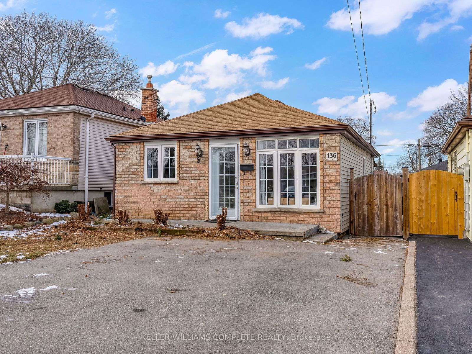 Detached House for sale at 136 East 45th Street, Hamilton, Hampton Heights, L8T 3K1 - MLS: X11937485