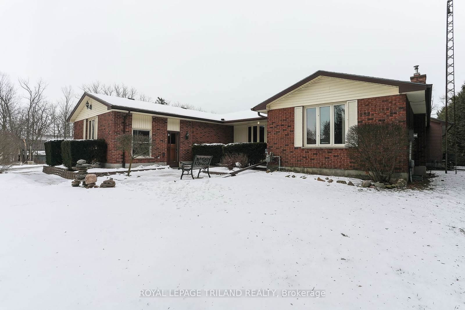 Detached House sold at 43845 Sparta Line, Central Elgin, Rural Central Elgin, N5P 3S8 - MLS: X11937509