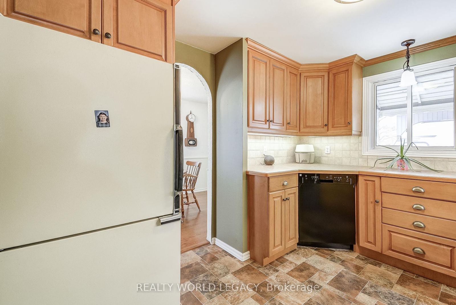 Listing Image 14