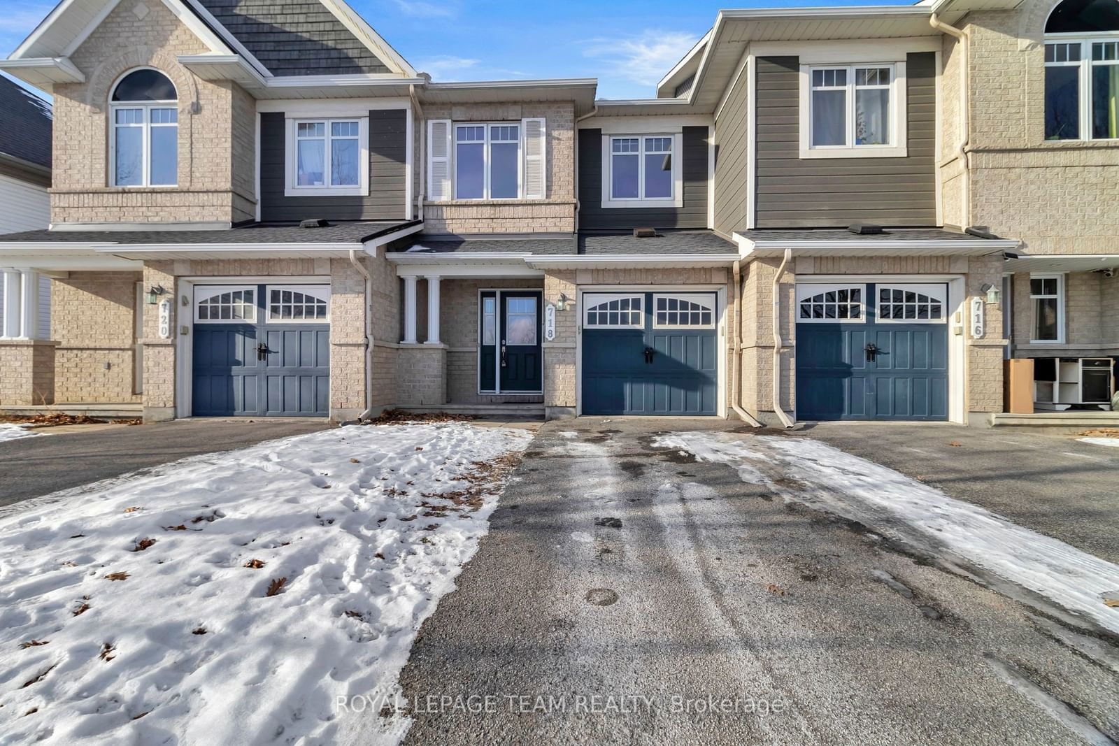 Townhouse sold at 718 Paul Metivier Drive, Ottawa, Barrhaven - Strandherd, K2J 2T4 - MLS: X11938021