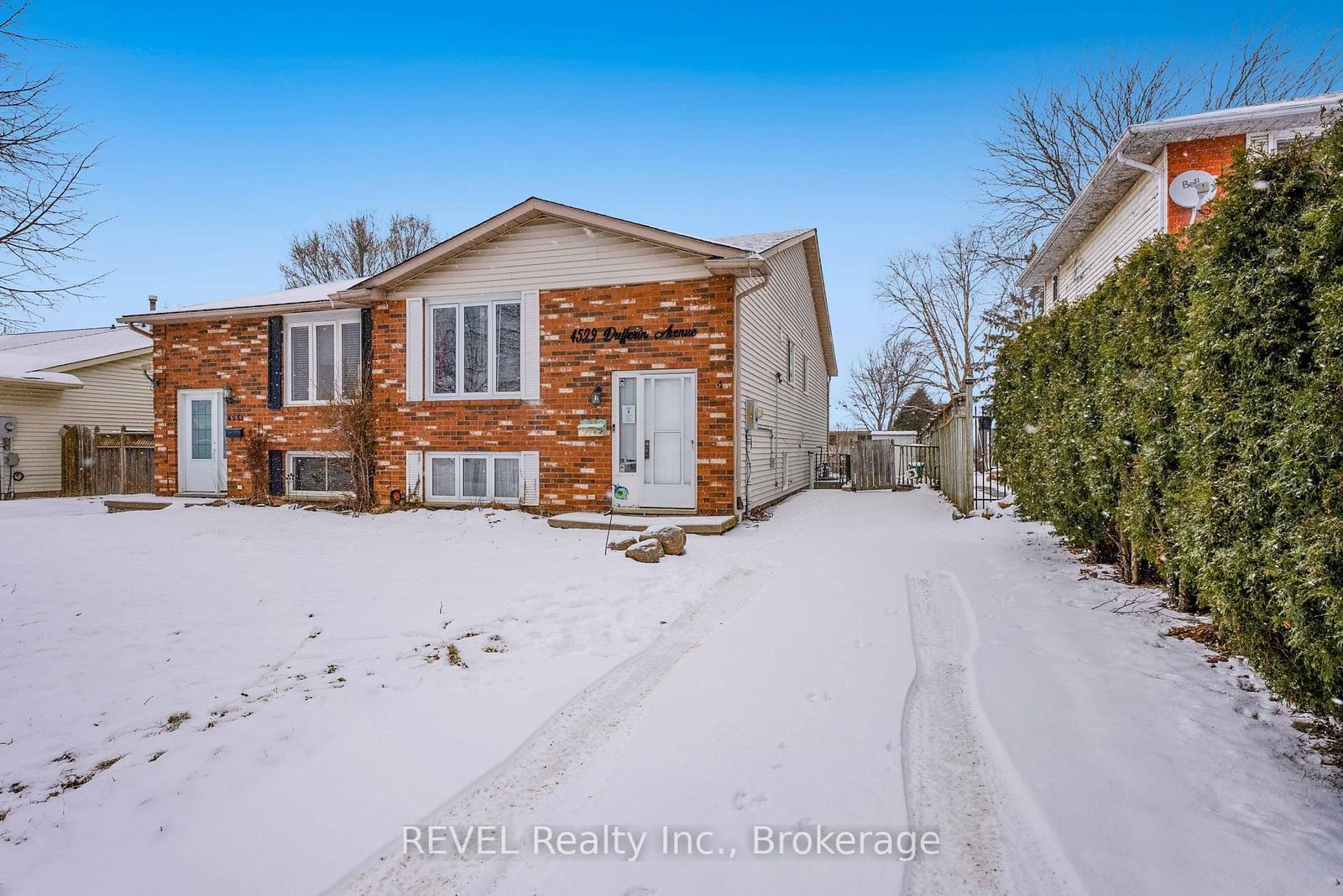 Semi-Detached House for sale at 4529 Dufferin Avenue, Lincoln, 982 - Beamsville, L0R 1B5 - MLS: X11938135