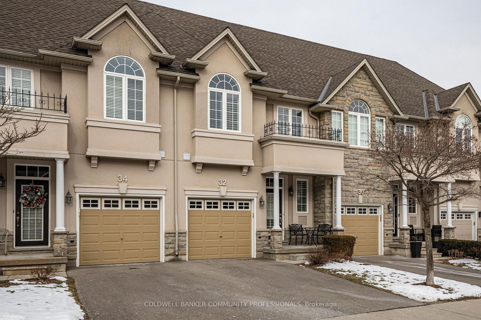 Townhouse for sale at 32 Forest Valley Crescent, Hamilton, Dundas, L9H 0A7 - MLS: X11938369