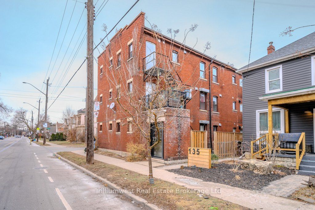 Condo for lease at 12-43 Albert Street, Hamilton, Blakeley, L8M 2Y1 - MLS: X11938635