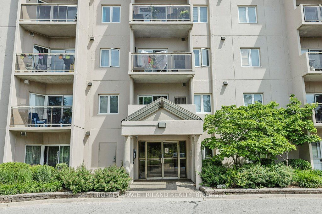 Condo for sale at 902-858 Commissioners Road, London, South H, N6C 5Y5 - MLS: X11938873